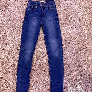 Women’s jeans